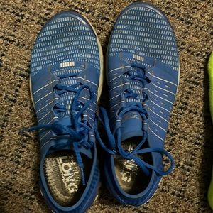 Under armour athletic shoes (12)